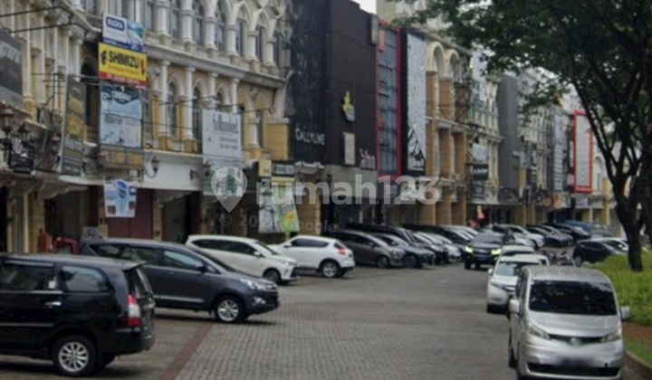 DISEWAKAN Ruko 3 LANTAI Mendrisio HADAP JALAN RAYA Gading Serpong, Tangerang