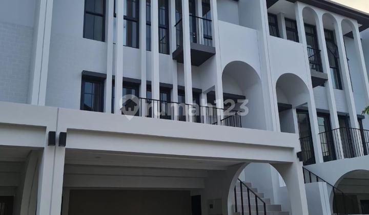 TURUN HARGA DI JUAL  Rumah Semi Furnished Aether  BSD Green Wich, Tangerang