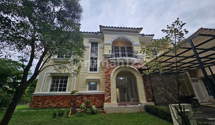 For Sale America Style Corner House The Green BSD