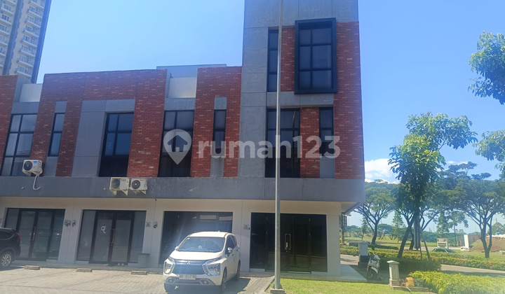 For Rent, Adjacent Shophouse Near Toll Access, Yc Hub Shophouse, 3 Floors, Move-in Ready. 1