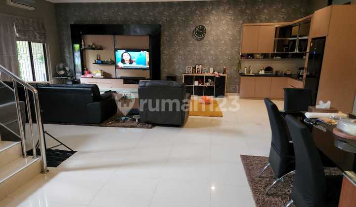 FOR SALE Move-In Ready Semi-Furnished SHM House BSD Delatinos, Tangerang LOCATION NEAR HIGHWAY