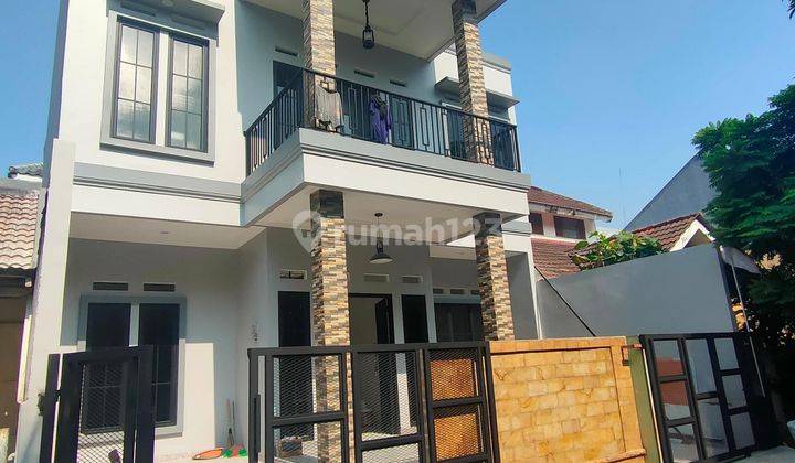 Rumah Baru Siap Huni 2 Lantai Semi Furnished SHM di Bsd Kencana Loka, Tangerang 1