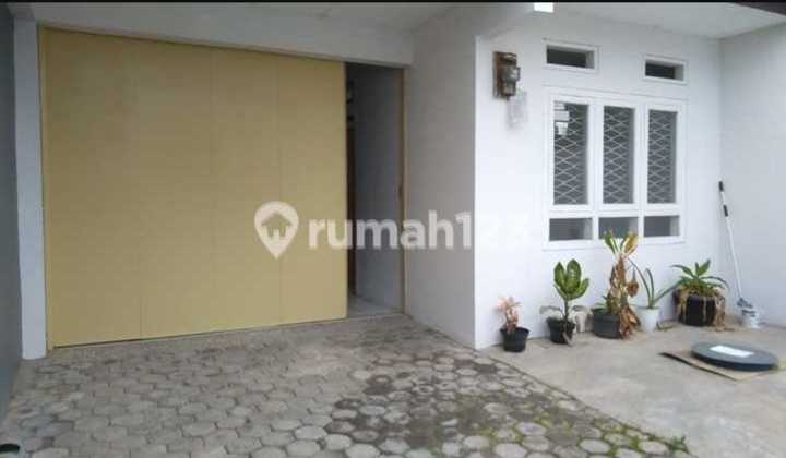 Strategic Well-Maintained House for Rent in Nakula Sayap Pajajaran Bandung Strategic Well-Maintained House for Rent in Nakula Sayap Pajajaran Bandung