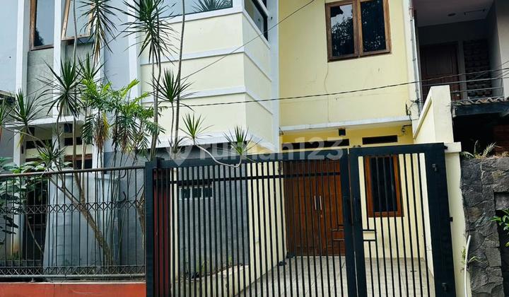 Rent a Fully Furnished House in Setra Duta Complex, Bandung