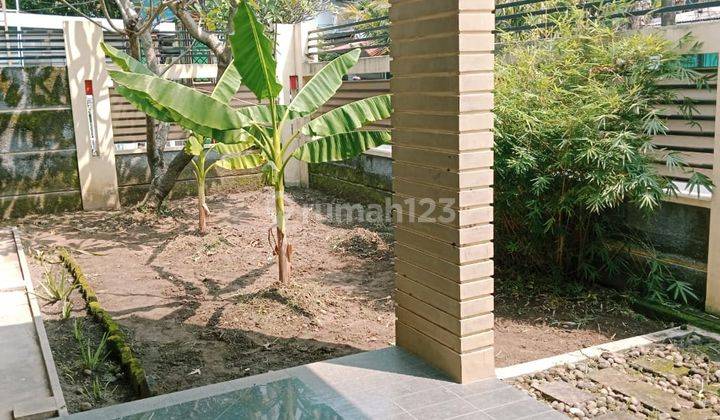 Dijual Rumah Mewah + Fully Furnished di Jalan Kahuripan Utara Raya, Solo 1