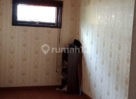 Dijual Rumah Mewah + Fully Furnished di Jalan Kahuripan Utara Raya, Solo 3
