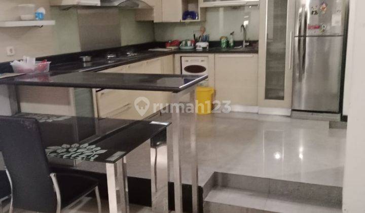 Dijual Rumah Mewah + Fully Furnished di Jalan Kahuripan Utara Raya, Solo 5