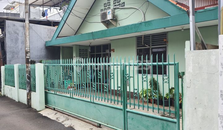 WTS / Dijual Cepat Rumah Siap Huni dan Lokasi Sangat Strategis di Jalan Dr. Semeru, Grogol Petamburan, Jakarta Barat, Jakarta