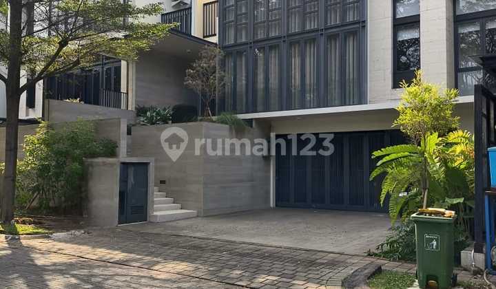 WTS / Dijual Cepat Rumah Elit, Super Bagus, dan Sangat Siap Huni di Nava Park Cluster Lancewood, BSD City. Cisauk, Tangerang, Banten