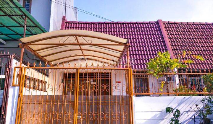 Disewakan Rumah Bagus 2+1 Br, 90 M2, Taman Kedoya Baru, Jakarta Barat 1