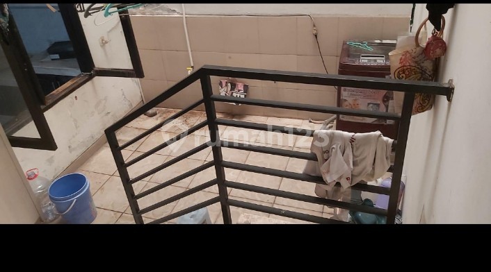 Quick Sale 3-Storey House Ready to Occupancy SHM 107 M2, Duri Kepa, West Jakarta 2