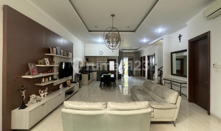 Jual Cepat Rumah Super Mewah Bebas Banjir SEMIFURNISHED 2 1/4 lantai SHM, bebas banjir di Tomang, Jakarta Barat 2