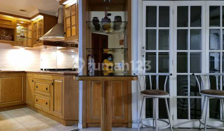 Apartemen 2 Kamar Tidur.corner Lantai.rendah.jrg.ada 2