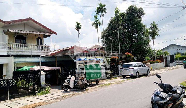 Rumah berada di jalan besar, sangat cocok utk rumah kost2-an 2