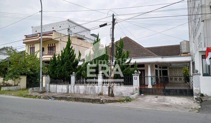 lokasi jl besar atau lintasan yg ramai, rumah terawat siap huni 1