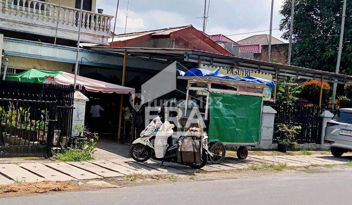 Rumah berada di jalan besar, sangat cocok utk rumah kost2-an 1