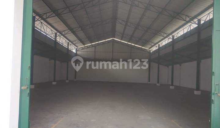 For rent: Warehouse Plot Dpr, facing main road, 13 years old.