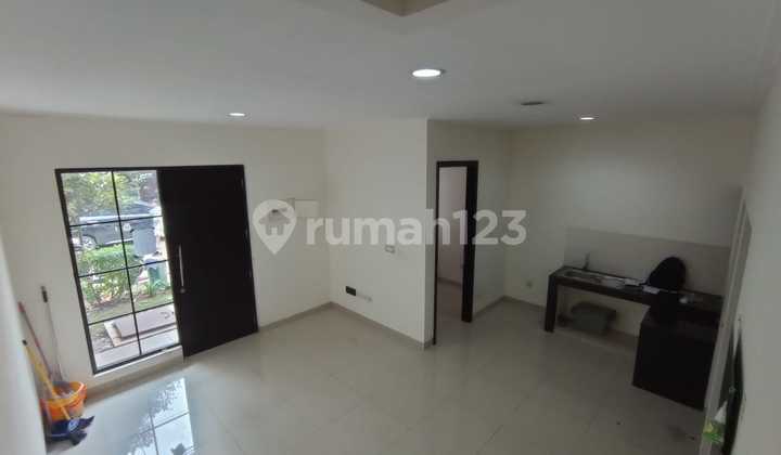 A 16 Rented House Size: 6X10.5 Green Village, Cipondoh