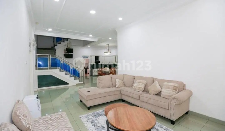 An 9 Disewa Rumah 2 Lantai di Srengseng, Kembangan