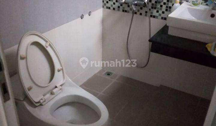 J Fr Dijual Rumah Daan Mogot Baru 8x18 Kamar Tidur 3+1  2