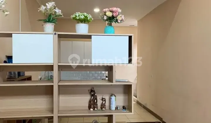 A 20 For Sale Ready-to-Occupy House in Aryana Karawaci Semi-Furnished 2