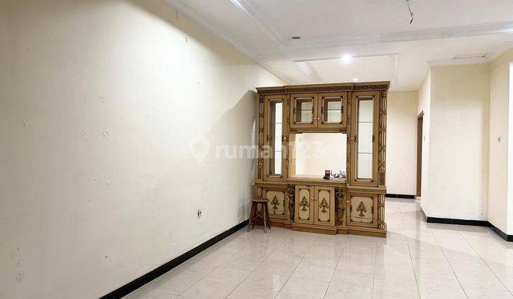 P Mym Disewakan Rumah 6x20 Furnished 2 Lantai Full Taman Palem  1