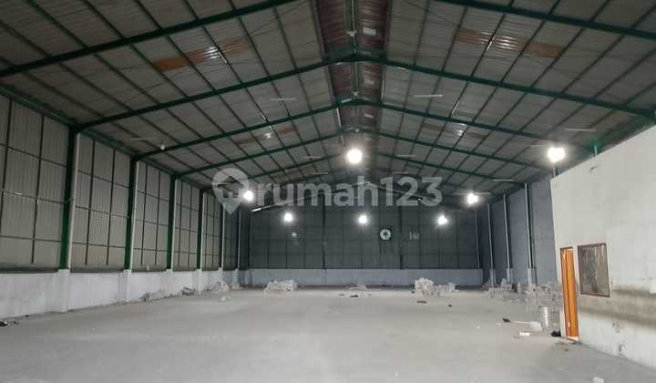 P Yyn For Rent Warehouse LB 1,750 M2 Ready to Use in North Kapuk
