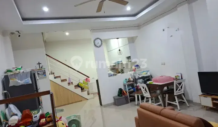 An 17 Disewakan Rumah 2Lt, Furnished Rapih, \ Arcadia An 17 Disewakan Rumah 2Lt, Furnished Rapih, \ Arcadia