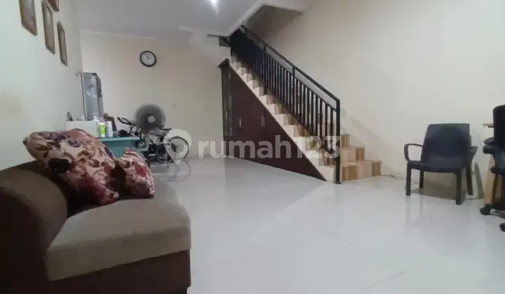 An 18 di Jual Murah Rumah Cantik Taman Royal 3, Akasia 2
