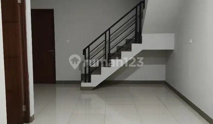 An 11 di Jual Rumah Cluster Bumi Semanan, Kalideres Siap Huni