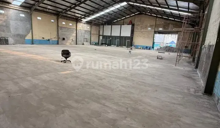 For Rent: A 20-Year-Old Warehouse in Bekasi with 3 Office Spaces For Rent: A 20-Year-Old Warehouse in Bekasi with 3 Office Spaces