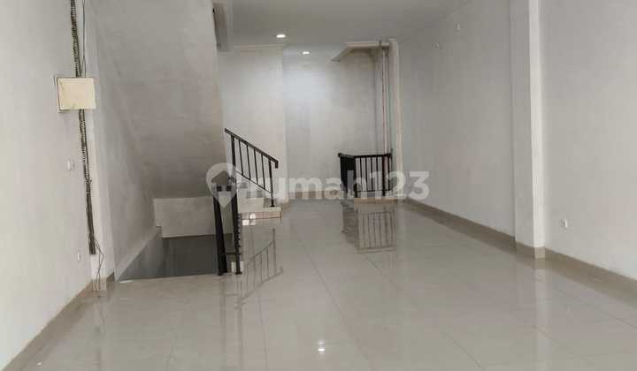 An 17 Disewa Ruko Cbd (Hadap Dalam) Green Lake City