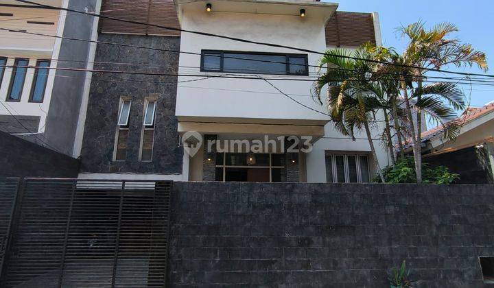 P Jny Disewakan Rumah 3,5 Lantai di Tomang Jakarta Barat 1