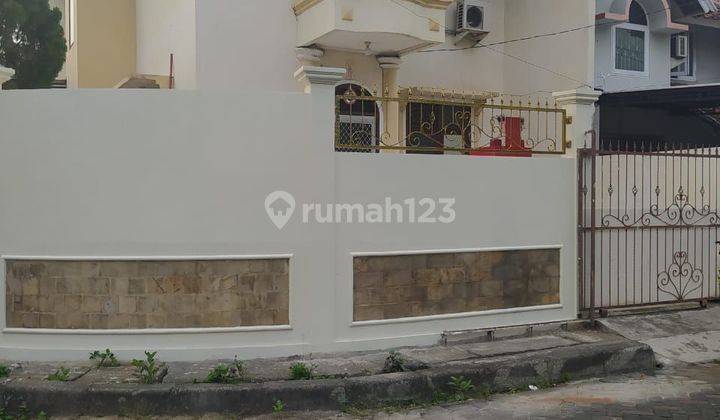 Dijual Rumah Hook. 2 Lantai Hook Aman Dari Banjir Parkiran Luas 1