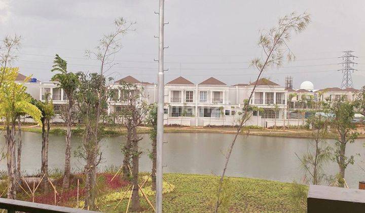 Podomoropark Bandung Halaman Belakang Danau Rumah Mewah 2