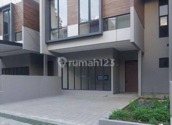 Rumah 2 lantai pondok hijau setiabudi bandung utara 1