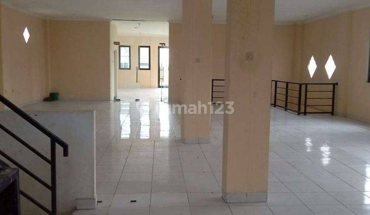 DI JUAL RUANG USAHA LUAS DAN KOKOH DEPAN JALAN RAYA KODE 2676 3
