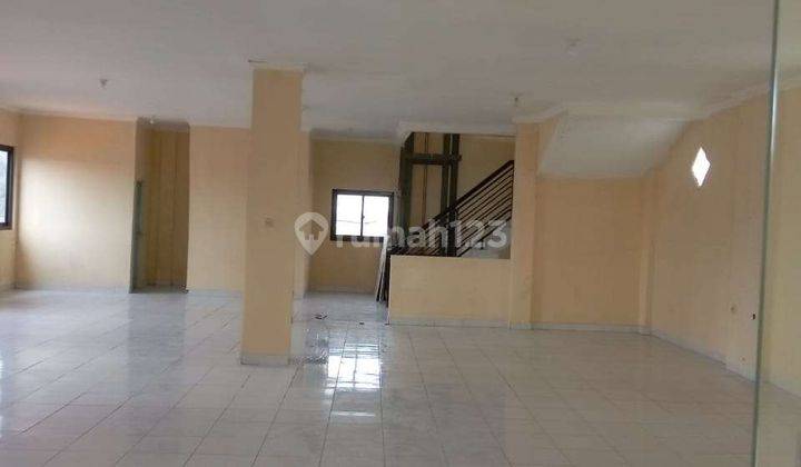DI JUAL RUANG USAHA LUAS DAN KOKOH DEPAN JALAN RAYA KODE 2676 4