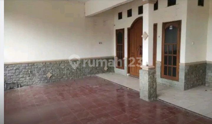 For Rent: House Suitable for Coffee Shop Business, East Jakarta
