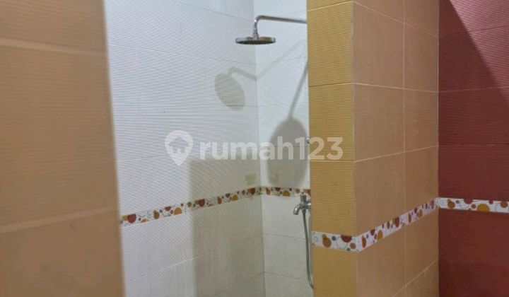 Disewa Rumah bisa 4 Carport dan bisa untuk Usaha Duren Sawit Jakarta Timur 2