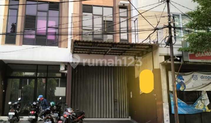 Dijual Rukan 3 1/2Lt di Aries Utama Puri Indah, Lokasi Strategis