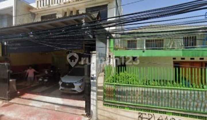 For Rent: 3-Story Shop House in Sunterjaya, Former Home Industry of Tas Matahari