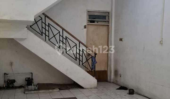 Dijual/Disewa Ruko 3 1/2Lt di Daan Mogot Baru, Hadap Jalan Raya