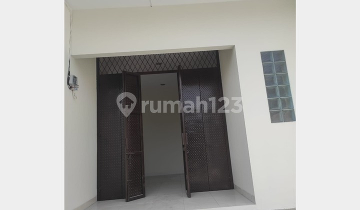 For Rent Commercial Space by the Main Road. Karawaci, Tangerang For Rent Commercial Space by the Main Road. Karawaci, Tangerang