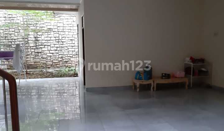 For Rent 2-Story House, Newly Renovated Condition in Green Garden, West Jakarta 2