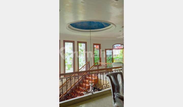 For Sale/For Rent 2-Story House Ready to Use Near Market, Puri Indah