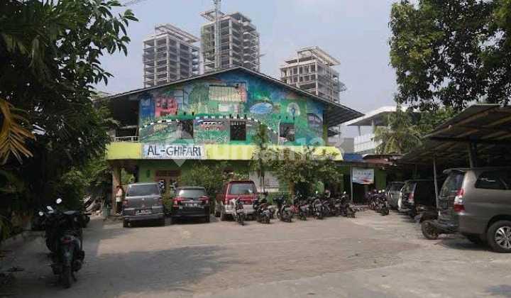 Dijual Tanah dan Bangunan di Jalan Raya Kebon Jeruk, Sangat Strategus