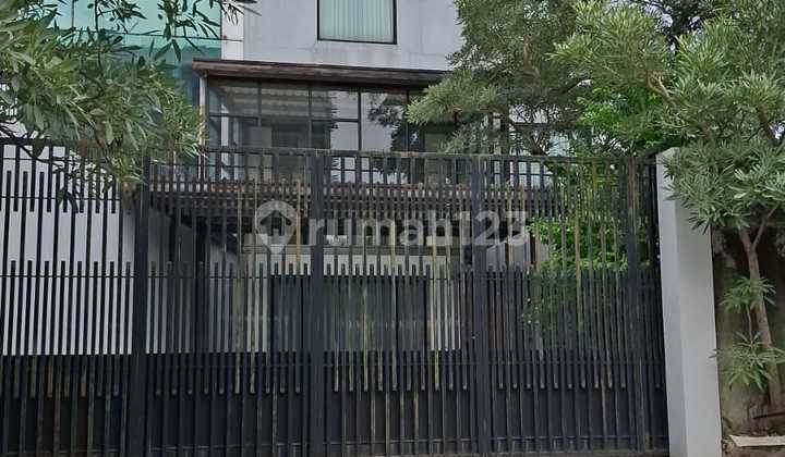 For Rent 3-Story House on Panjang Street, Kebon Jeruk, for Residential, Office Use