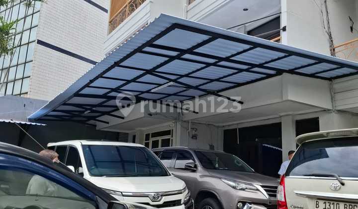 For Rent 5-Story Shop House on North Arjuna Street, Near Kebon Jeruk Toll Road &amp; Mall Ta.