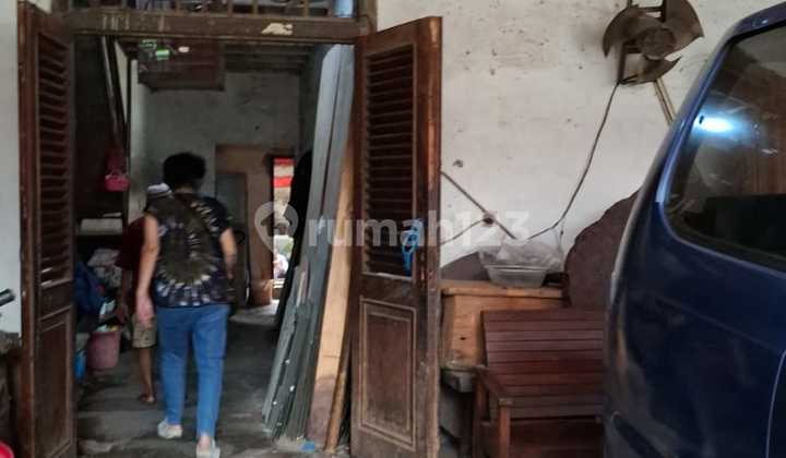 Dijual Rumah Tua di Mandala Tomang, Dihitung Hanya Tanahnya Saja